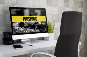 Mehr über den Artikel erfahren Security Awareness – Warum die größte Schwachstelle im Büro sitzt